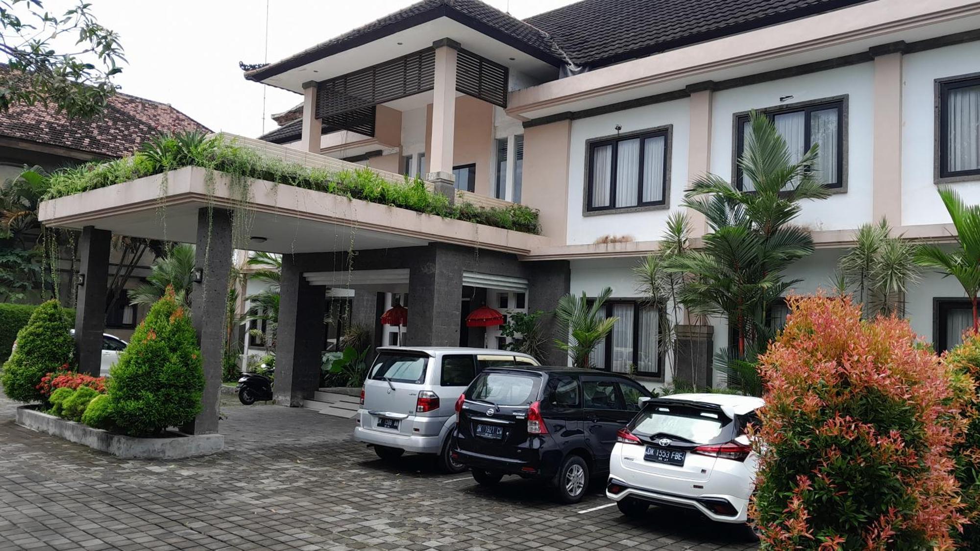 Hotel Dhyana Pura Kapal Exterior foto